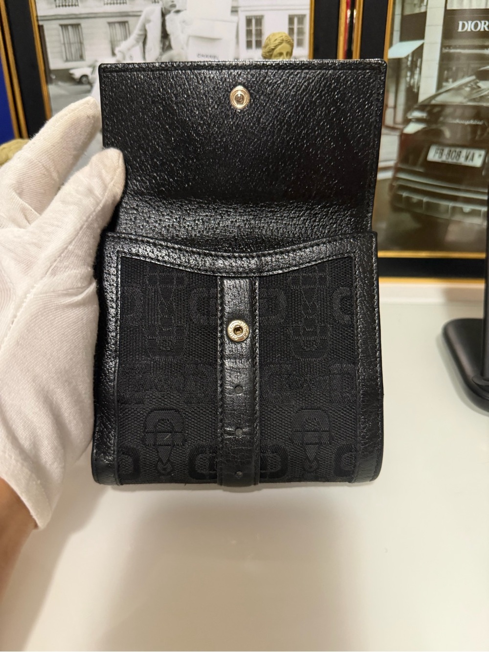 Authentic Gucci Black Signature wallet with Gold Snap. Free COA,insert,chain. - Picture 11 of 17
